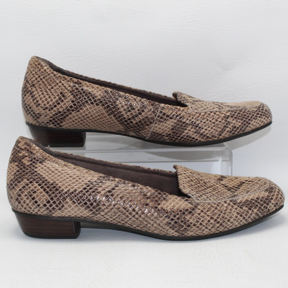 Clarks Artisan Snakeskin Embossed Leather Loafers Tan Brown 26064133 Womens 9.5M